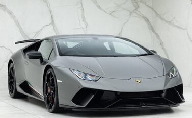 Lamborghini Huracan LP 640-4 PERFORMANTE 6