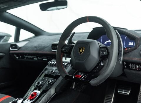 Lamborghini Huracan LP 640-4 PERFORMANTE 8