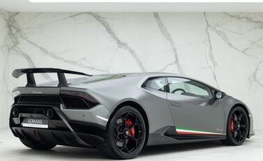 Lamborghini Huracan LP 640-4 PERFORMANTE 3