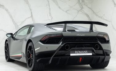 Lamborghini Huracan LP 640-4 PERFORMANTE 7