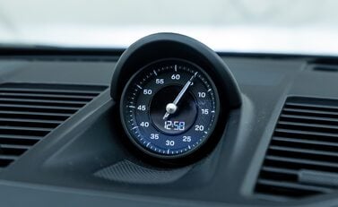 Porsche 911 Targa 4 GTS (992.2) 23