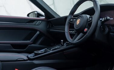 Porsche 911 Targa 4 GTS (992.2) 16