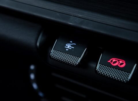 Porsche 911 Targa 4 GTS (992.2) 25