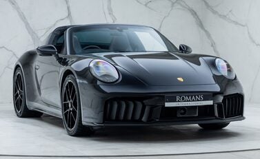 Porsche 911 Targa 4 GTS (992.2) 12