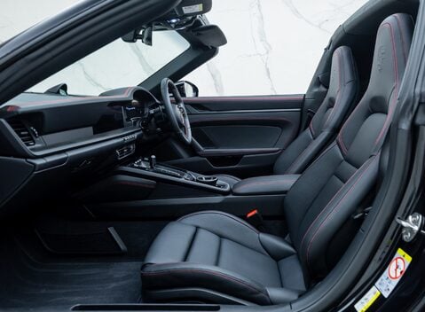 Porsche 911 Targa 4 GTS (992.2) 20