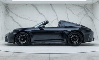 Porsche 911 Targa 4 GTS (992.2) 6