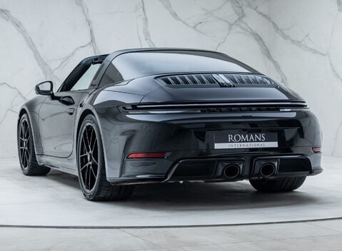 Porsche 911 Targa 4 GTS (992.2) 13