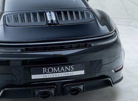 Porsche 911 Targa 4 GTS (992.2) 37