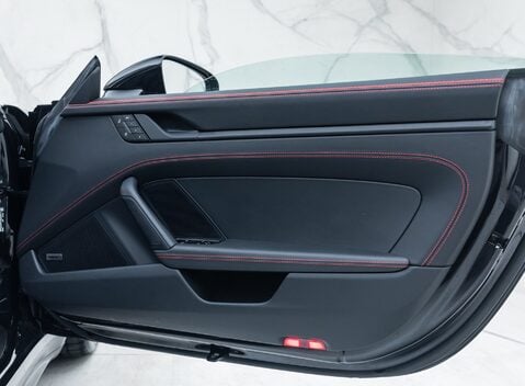 Porsche 911 Targa 4 GTS (992.2) 31