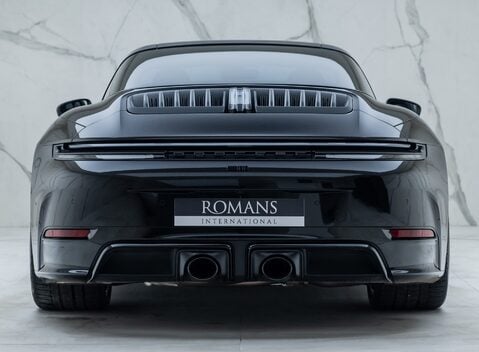 Porsche 911 Targa 4 GTS (992.2) 11