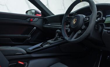 Porsche 911 GT3 RS (992) 13