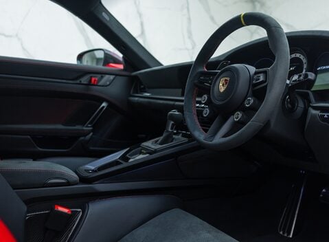 Porsche 911 GT3 RS (992) 13