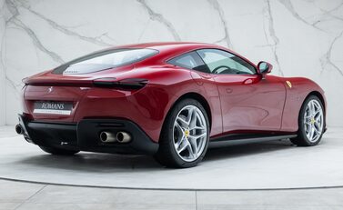 Ferrari Roma 6