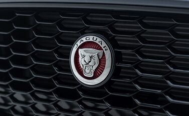 Jaguar XE SV PROJECT 8 38