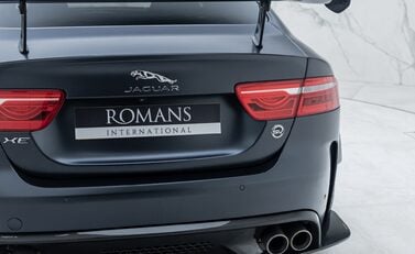 Jaguar XE SV PROJECT 8 36