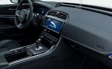 Jaguar XE SV PROJECT 8 20