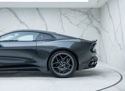 Aston Martin Vanquish V12 52