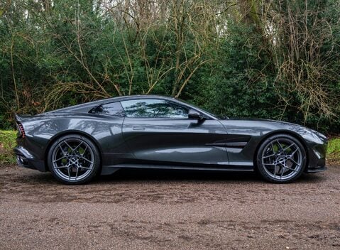 Aston Martin Vanquish V12 3