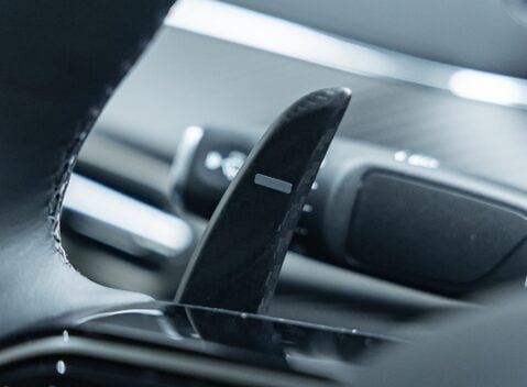 Aston Martin Vanquish V12 14