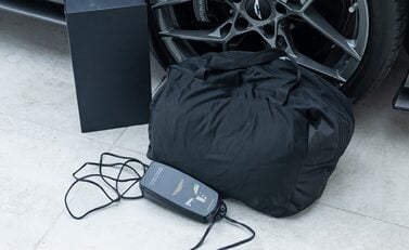 Aston Martin Vanquish V12 60