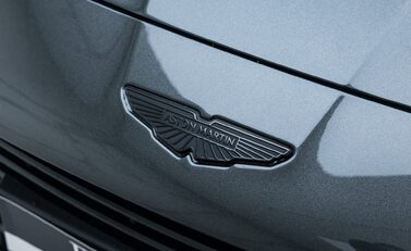 Aston Martin Vanquish V12 41