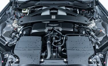 Aston Martin Vanquish V12 53