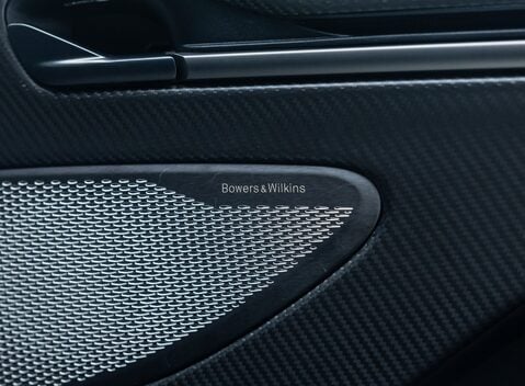 Aston Martin Vanquish V12 36