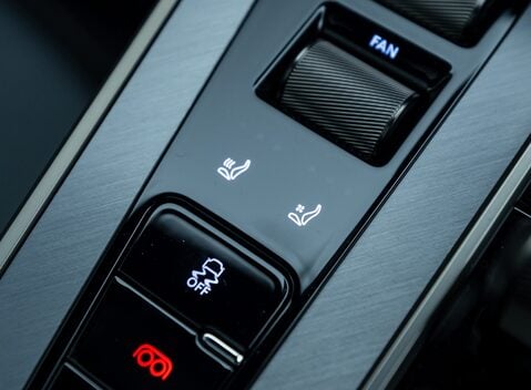 Aston Martin Vanquish V12 23