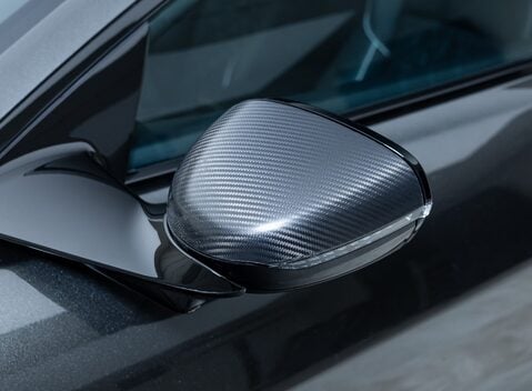 Aston Martin Vanquish V12 45