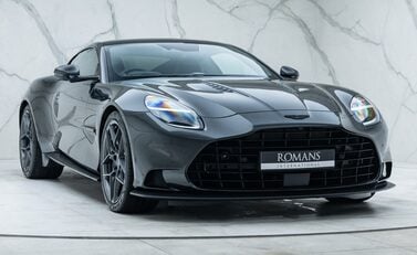Aston Martin Vanquish V12 9