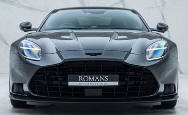 Aston Martin Vanquish V12 7