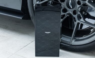 Aston Martin Vanquish V12 61