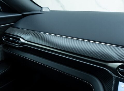 Aston Martin Vanquish V12 29