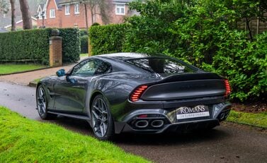 Aston Martin Vanquish V12 4