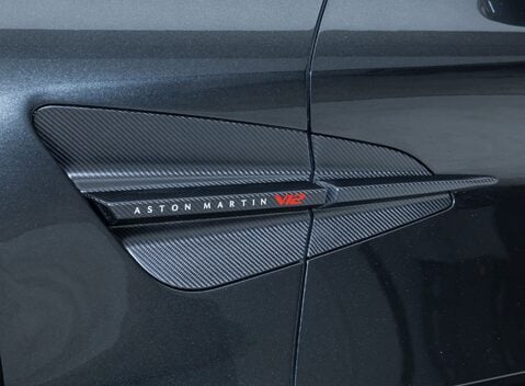Aston Martin Vanquish V12 43