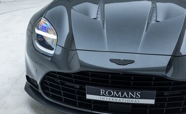 Aston Martin Vanquish V12 39