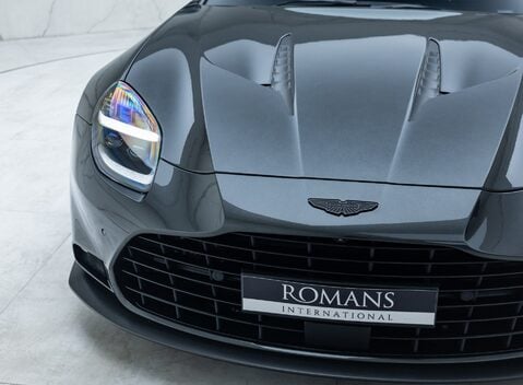 Aston Martin Vanquish V12 39