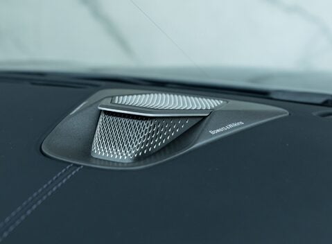 Aston Martin Vanquish V12 31