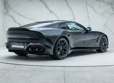 Aston Martin Vanquish V12 6