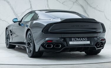 Aston Martin Vanquish V12 10