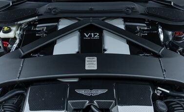 Aston Martin Vanquish V12 54
