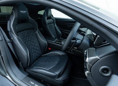 Aston Martin Vanquish V12 15