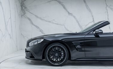 Mercedes-Benz SL Class AMG SL63 43