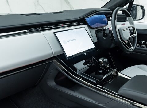 Land Rover Range Rover Sport P635 SV EDITION ONE 22