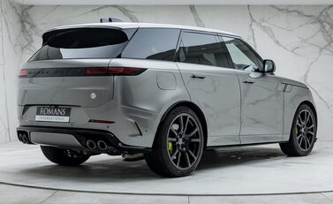 Land Rover Range Rover Sport P635 SV EDITION ONE 3