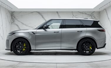 Land Rover Range Rover Sport P635 SV EDITION ONE 2
