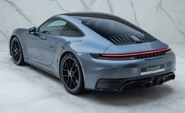 Porsche 911 Carrera 4 GTS (992.2) 7