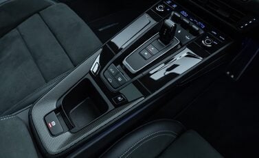 Porsche 911 Carrera 4 GTS (992.2) 19