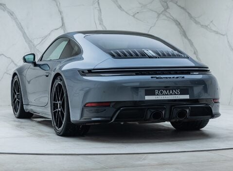 Porsche 911 Carrera 4 GTS (992.2) 9
