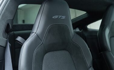 Porsche 911 Carrera 4 GTS (992.2) 13
